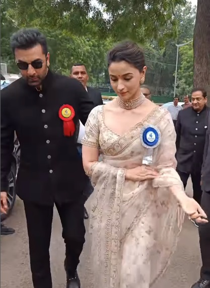 Alia Bhatt graces National Award ceremony in her wedding saree